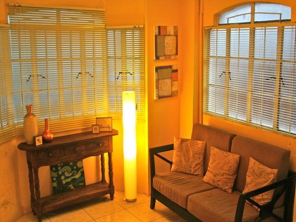 1 River Central Hostel Makati City Екстер'єр фото