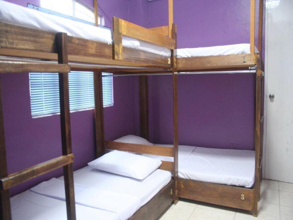 1 River Central Hostel Makati City Екстер'єр фото