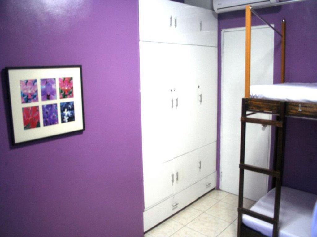 1 River Central Hostel Makati City Екстер'єр фото