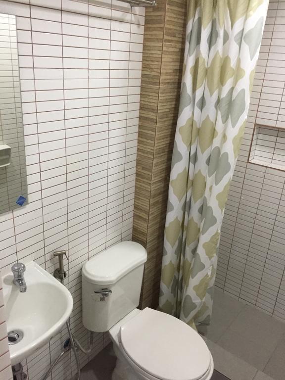 1 River Central Hostel Makati City Екстер'єр фото